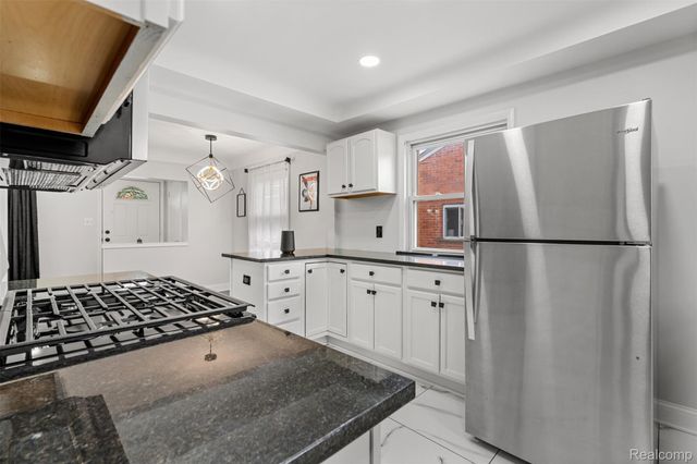 6771 Sunset Street, Garden City, MI 48135