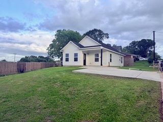 810 Brown Street, Brenham, TX 77833