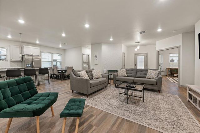 1416 Devonshire Court, Edmond, OK 73034