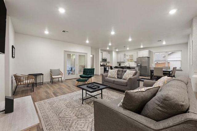 1416 Devonshire Court, Edmond, OK 73034