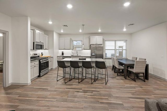 1416 Devonshire Court, Edmond, OK 73034