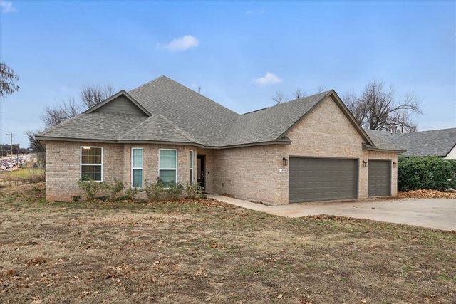 1416 Devonshire Court, Edmond, OK 73034