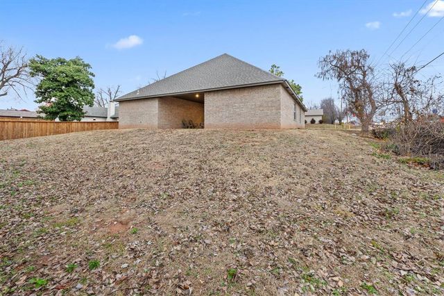 1416 Devonshire Court, Edmond, OK 73034