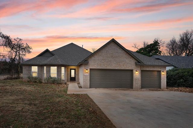 1416 Devonshire Court, Edmond, OK 73034