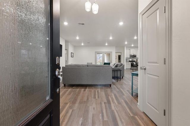 1416 Devonshire Court, Edmond, OK 73034