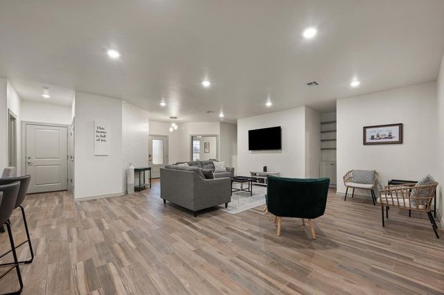 1416 Devonshire Court, Edmond, OK 73034
