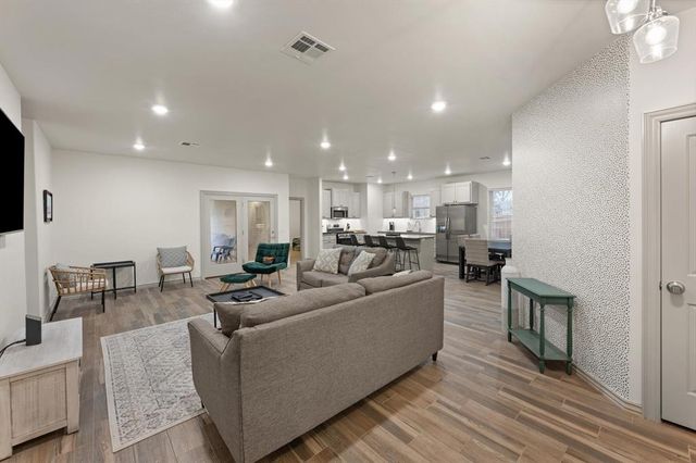 1416 Devonshire Court, Edmond, OK 73034