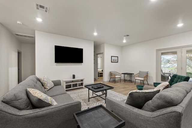 1416 Devonshire Court, Edmond, OK 73034