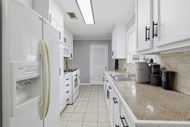 366 W Borel Dr, Lake Charles, LA 70611