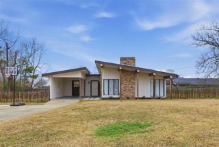 366 W Borel Dr, Lake Charles, LA 70611