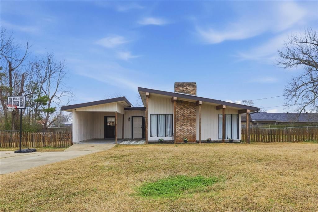 366 W Borel Dr, Lake Charles, LA 70611