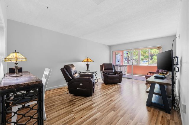 9940 47TH AVENUE N 216, St Petersburg, FL 33708