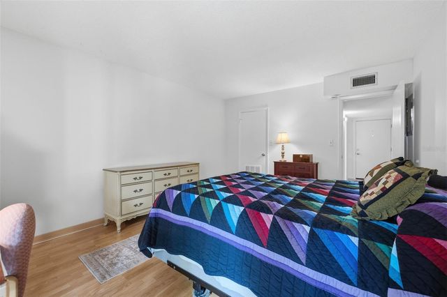 9940 47TH AVENUE N 216, St Petersburg, FL 33708