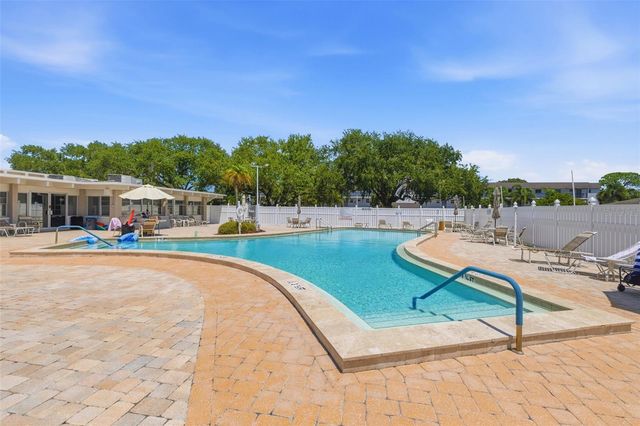 9940 47TH AVENUE N 216, St Petersburg, FL 33708