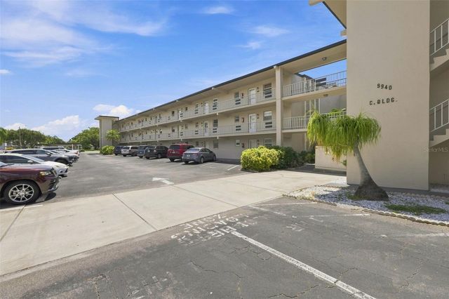 9940 47TH AVENUE N 216, St Petersburg, FL 33708