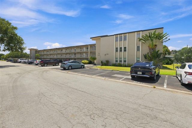9940 47TH AVENUE N 216, St Petersburg, FL 33708