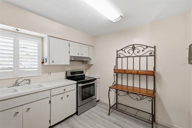 9940 47TH AVENUE N 216, St Petersburg, FL 33708