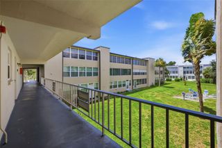 9940 47TH AVENUE N 216, St Petersburg, FL 33708
