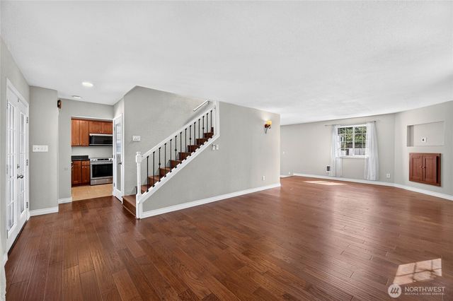 6704 23rd Avenue SW, Seattle, WA 98106