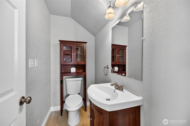 6704 23rd Avenue SW, Seattle, WA 98106