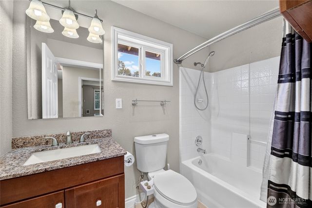 6704 23rd Avenue SW, Seattle, WA 98106