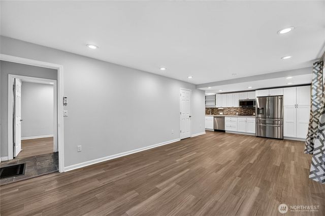 6704 23rd Avenue SW, Seattle, WA 98106