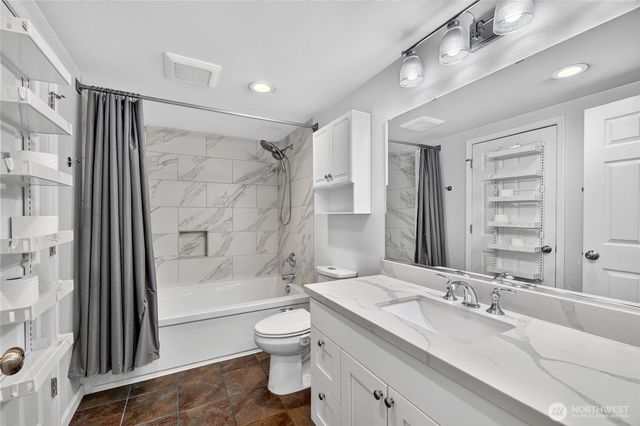 6704 23rd Avenue SW, Seattle, WA 98106