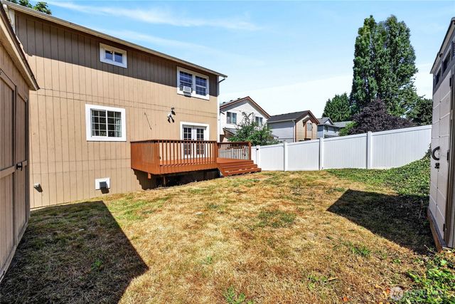 6704 23rd Avenue SW, Seattle, WA 98106