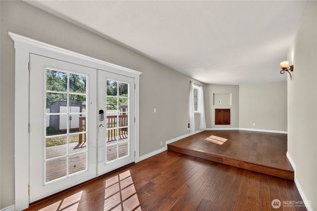 6704 23rd Avenue SW, Seattle, WA 98106