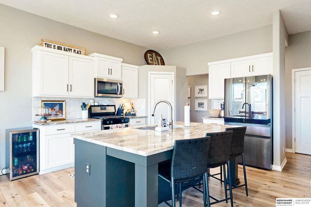 11253 Sunburst Drive, Papillion, NE 68046