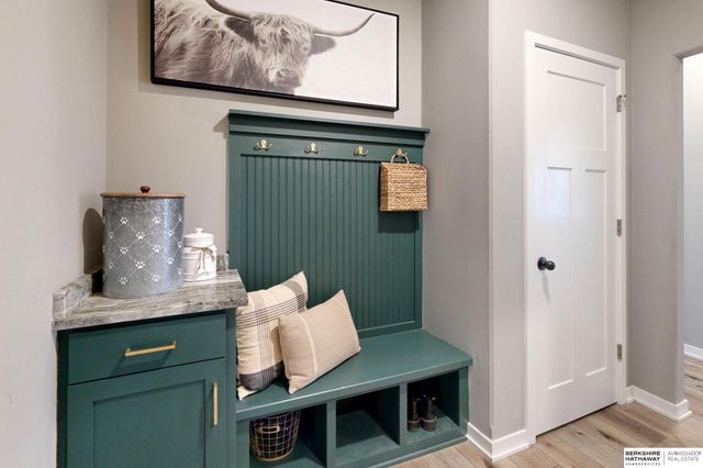 11253 Sunburst Drive, Papillion, NE 68046