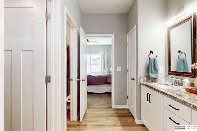 11253 Sunburst Drive, Papillion, NE 68046