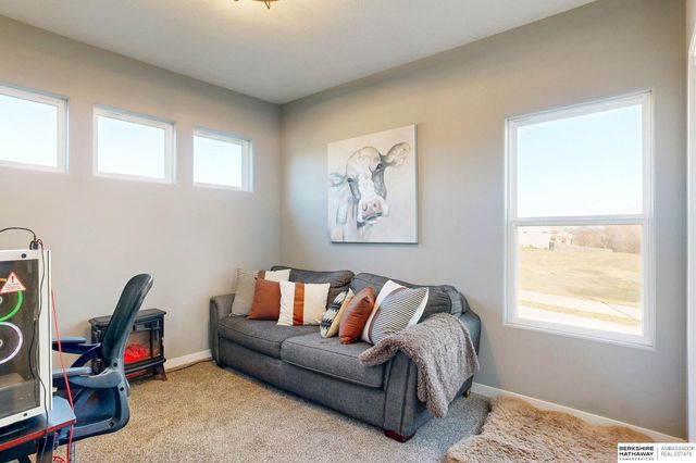 11253 Sunburst Drive, Papillion, NE 68046