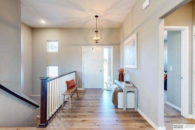 11253 Sunburst Drive, Papillion, NE 68046