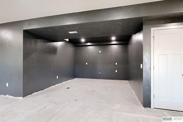 11253 Sunburst Drive, Papillion, NE 68046