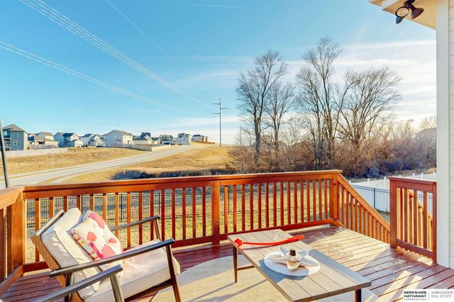 11253 Sunburst Drive, Papillion, NE 68046