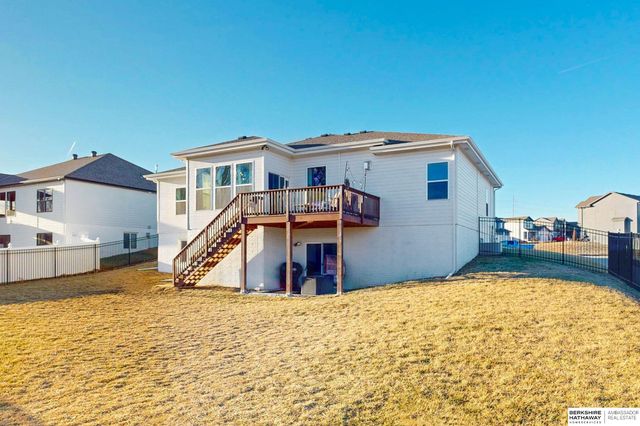 11253 Sunburst Drive, Papillion, NE 68046