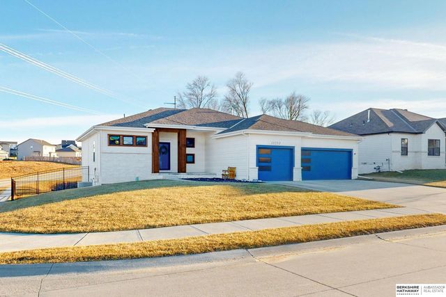 11253 Sunburst Drive, Papillion, NE 68046