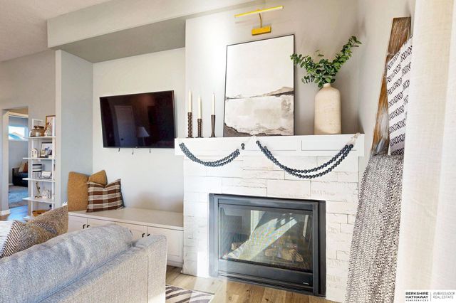 11253 Sunburst Drive, Papillion, NE 68046