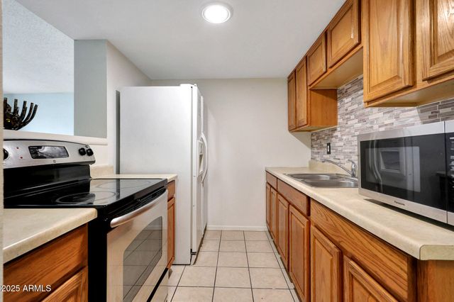 4602 E BROADWAY Road, Phoenix, AZ 85040