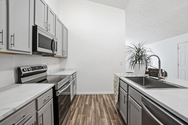 5169 Novelty Avenue, 72E, Canal Winchester, OH 43110