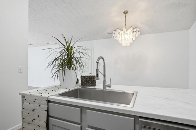 5169 Novelty Avenue, 72E, Canal Winchester, OH 43110