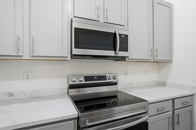 5169 Novelty Avenue, 72E, Canal Winchester, OH 43110