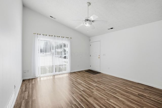 5169 Novelty Avenue, 72E, Canal Winchester, OH 43110