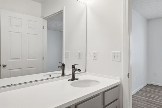 5169 Novelty Avenue, 72E, Canal Winchester, OH 43110