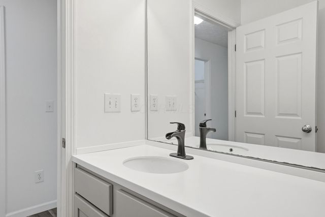 5169 Novelty Avenue, 72E, Canal Winchester, OH 43110