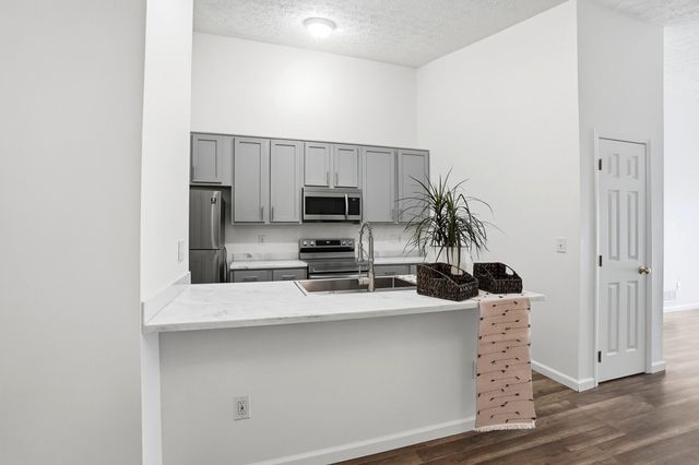 5169 Novelty Avenue, 72E, Canal Winchester, OH 43110