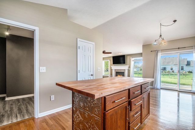 51175 Kendallwood Drive, Granger, IN 46530