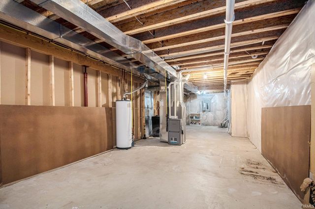 51175 Kendallwood Drive, Granger, IN 46530