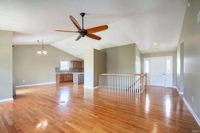 51175 Kendallwood Drive, Granger, IN 46530